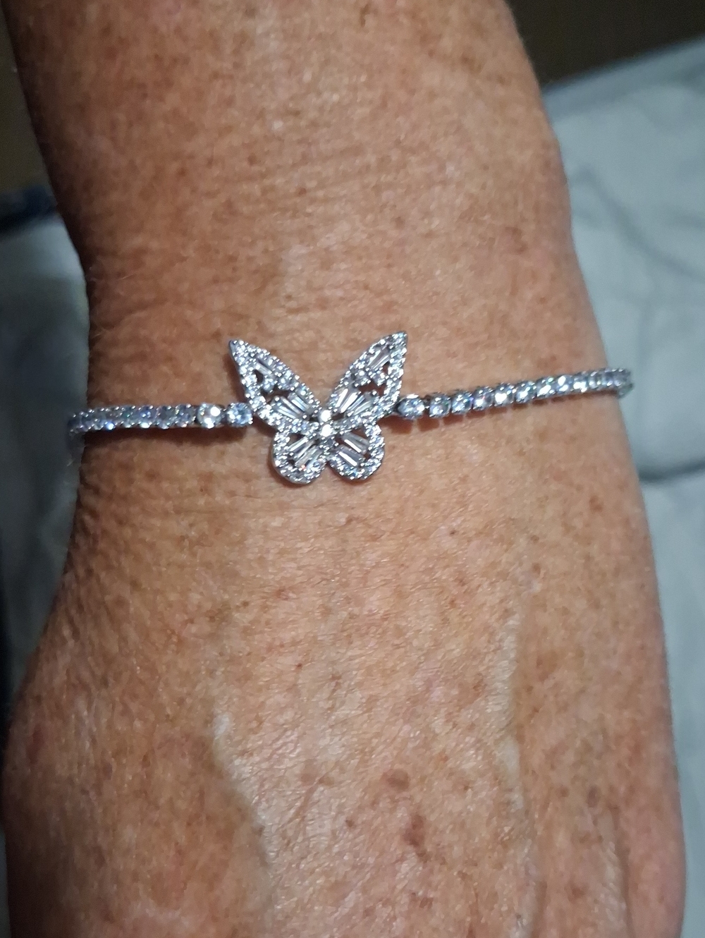 Elegant Butterfly Crystal Tennis Bracelet - Silver hypoalergenic no Tarnish.NWT